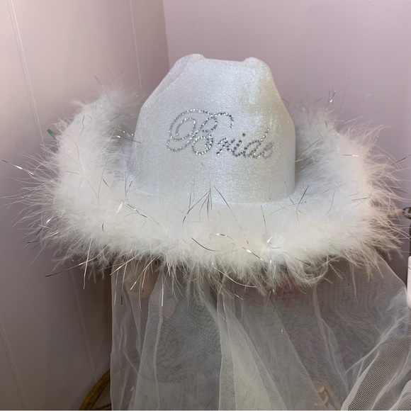 White Bride Cowgirl Hat with Vail - Picture 2 of 4